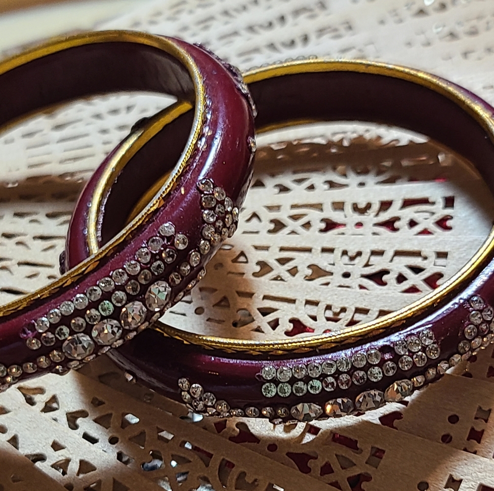 Vintage 1970’s Bangle Bracelet set of 2